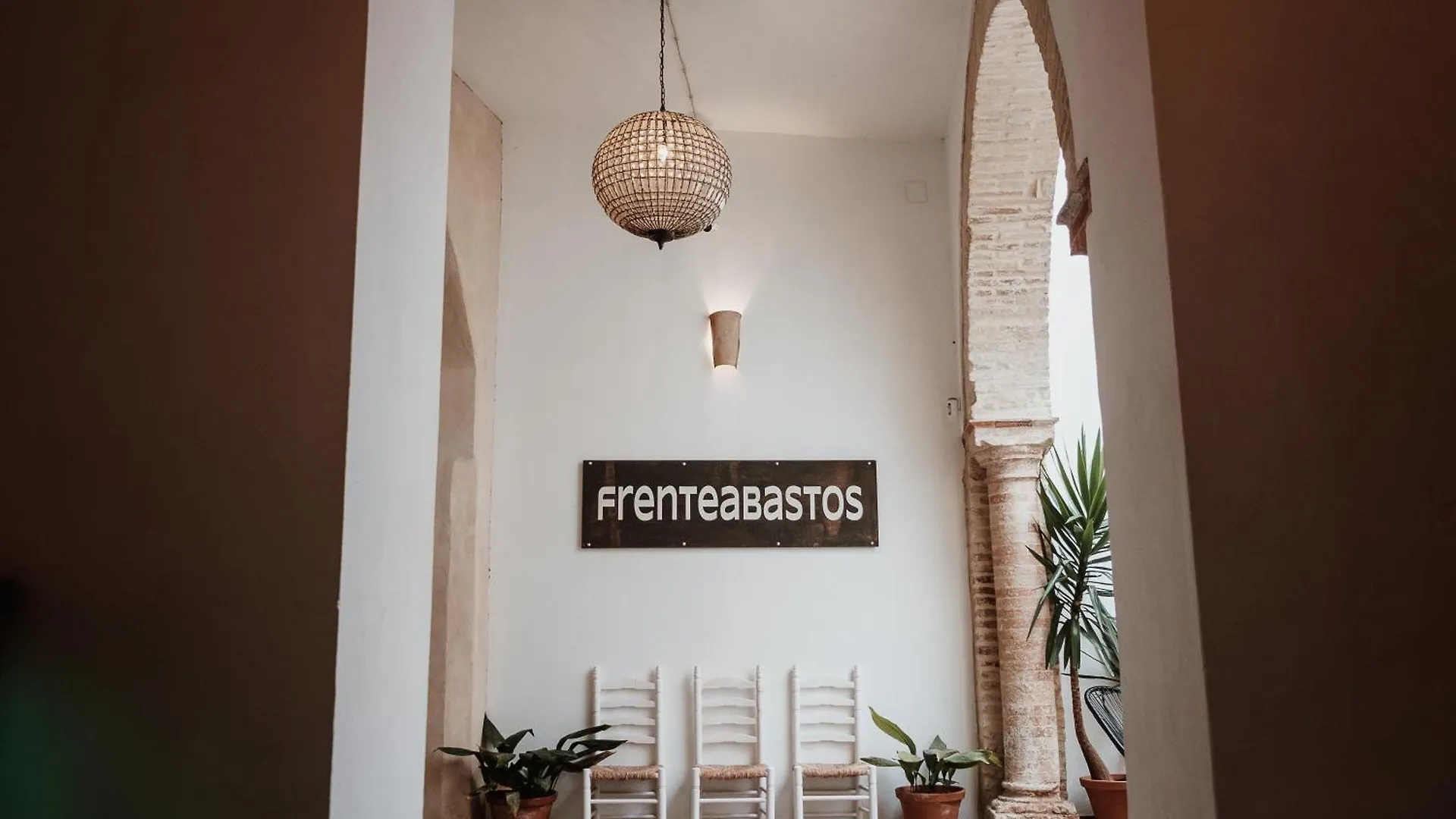 Hostal Cafe Frenteabastos Carmona  Bed & Breakfast