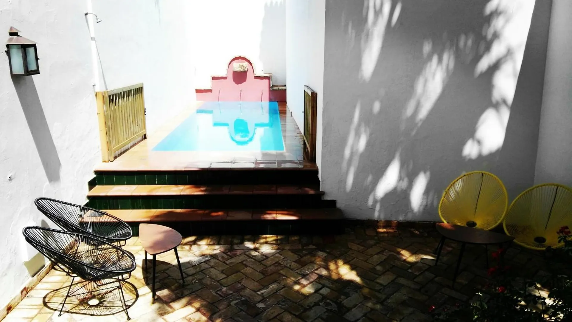 Hostal Cafe Frenteabastos Carmona  Bed & Breakfast