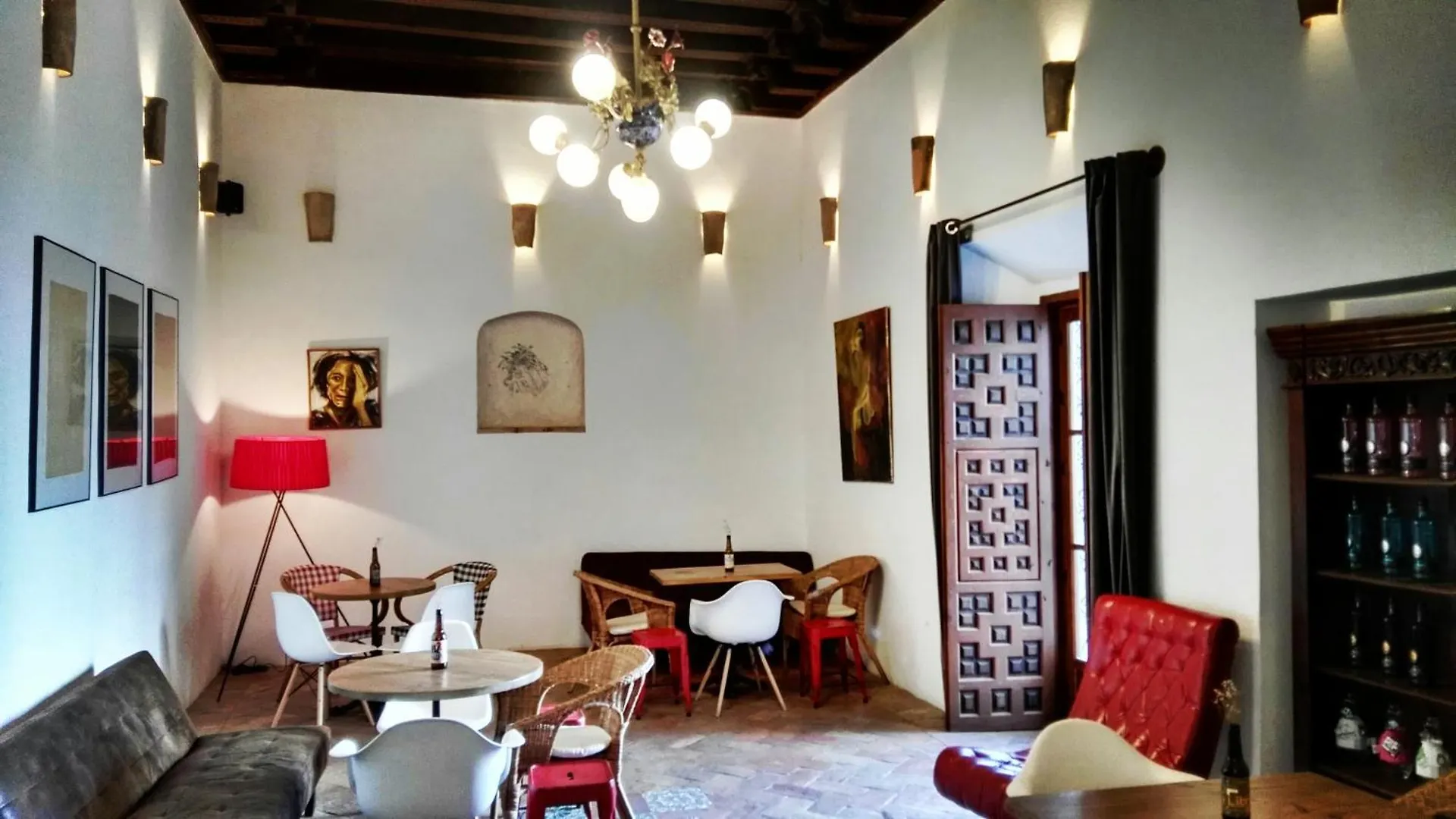 Bed & Breakfast Hostal Cafe Frenteabastos Carmona