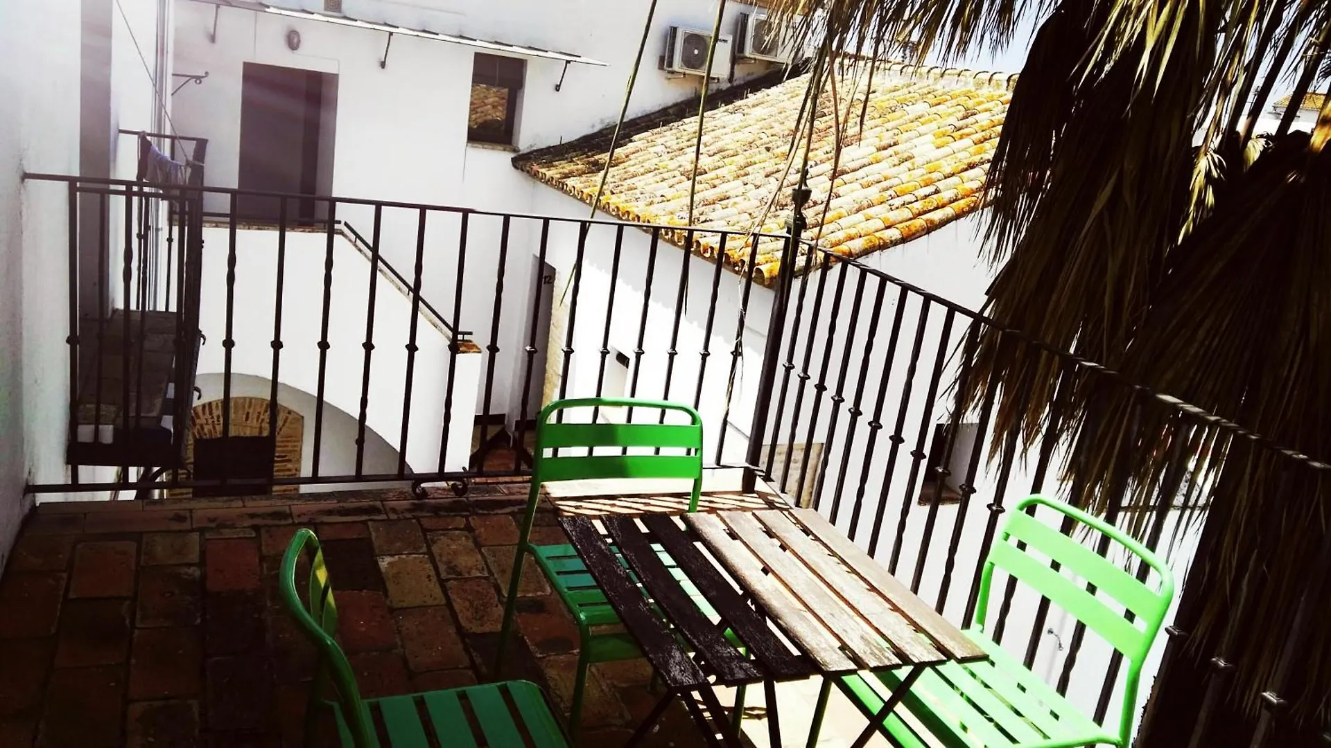 Bed & Breakfast Hostal Cafe Frenteabastos Carmona  Spain