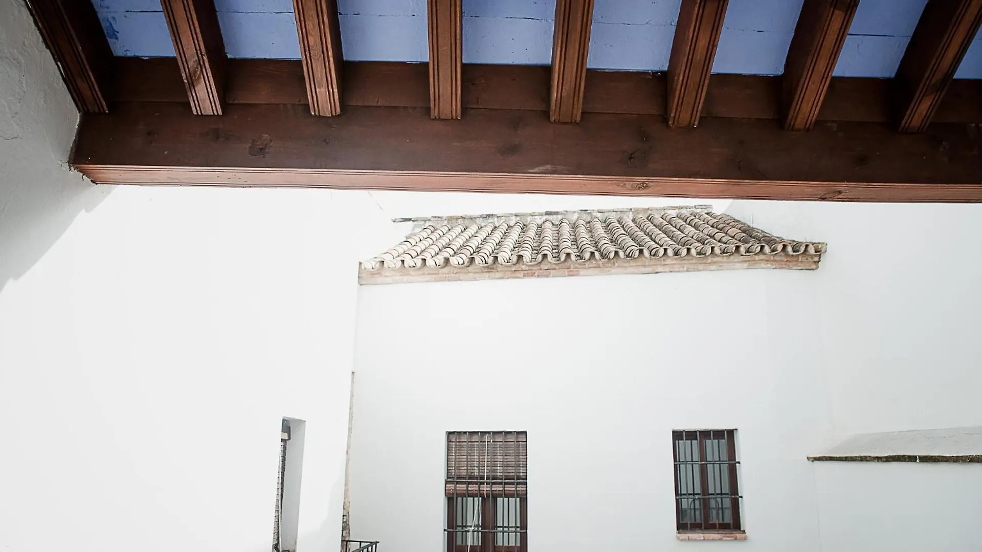 Bed & Breakfast Hostal Cafe Frenteabastos Carmona  Spain