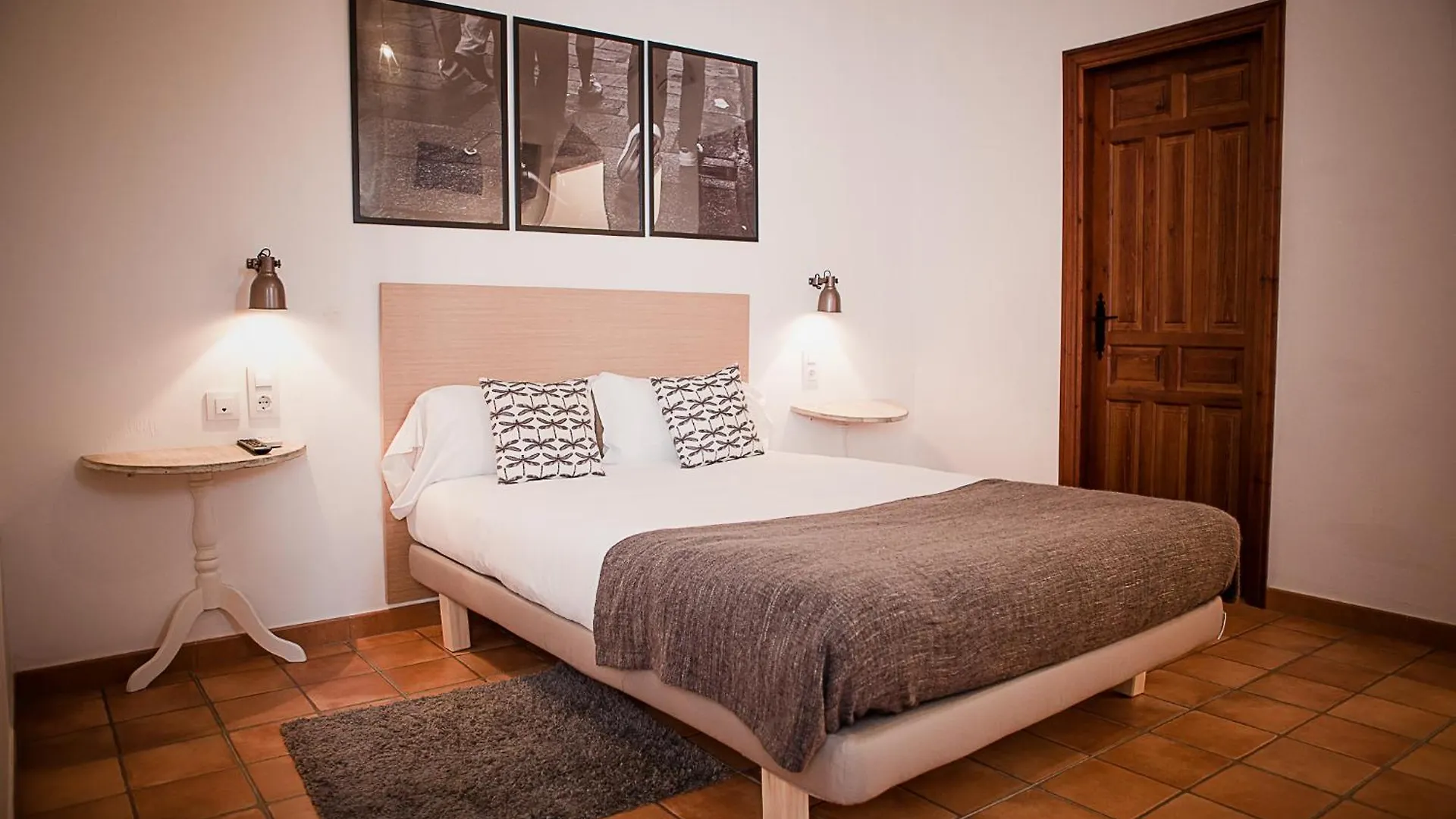 Hostal Cafe Frenteabastos Carmona  Bed & Breakfast Carmona (Seville)